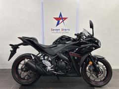 ヤマハ　ＹＺＦ−Ｒ２５　前後ディスクブレーキ　デジタルメーター　ガソリン残量メーター付き　ＵＳＢ電源２ポート装備　エンジンスライダー