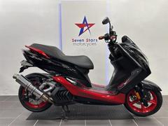 ヤマハ　ＳＭＡＸ　１５５　ＥＴＣ付き　カスタムマフラー　前後ディスクブレーキ　ＬＥＤヘッドライト　赤ホイール　カスタムステップボード