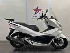 ホンダ　ＰＣＸ　ＪＦ５６　ＬＥＤヘッドライト　フロントディスクブレーキ　ロングスクリーン　ハザード付き　Ｅｓｐエンジン　リアキャリア付き