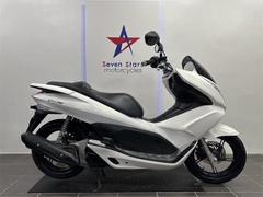 ホンダ　ＰＣＸ　ＪＦ２８モデル　ＦＩ　フロントディスクブレーキ　ガソリン残量メーター付き　ＥＳＰエンジン　ステップボードカスタム