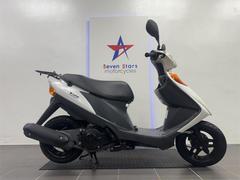 スズキ　アドレスＶ１２５　ガソリン残量メーター付き　インジェクション搭載　インナーポケット　リアキャリア付き　サイドスタンド付き