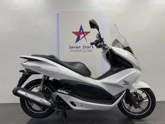 ホンダ　ＰＣＸ　ＪＦ２８モデル　ＬＥＤヘッドライト　ハンドル周りカスタム　ロングスクリーン　メッシュホース　アイドリングストップ