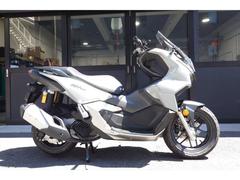 ホンダ　ＡＤＶ１６０　ＡＢＳ　２０２５年モデル　　ＵＳＢ　スマートキー　パールスモーキーグレー