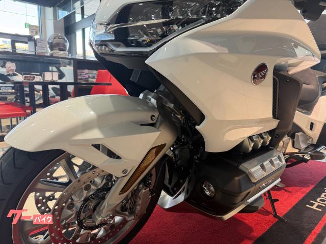 ホンダ ゴールドウイング GL1800ツアー 2026モデル パール