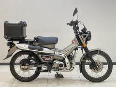 ホンダ　ＣＴ１２５ハンターカブ　２０２２年モデル　マットアーマードシルバーＭ　リアボックス装備　認定中古車