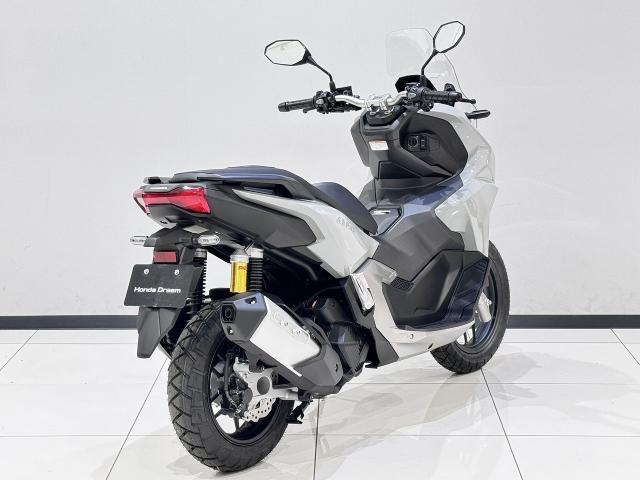 ホンダ ADV160 2025年モデル パールスモーキーグレー