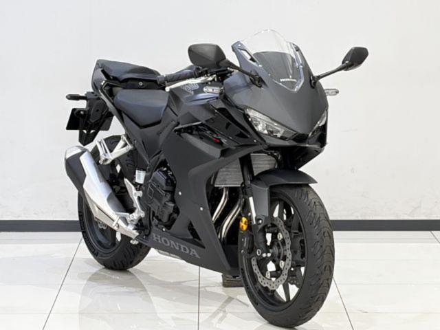 ホンダ CBR400R E－Clutch 2026年モデル マットバリ