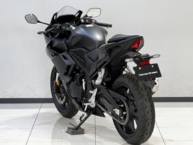 ホンダ CBR400R E－Clutch 2026年モデル マットバリ