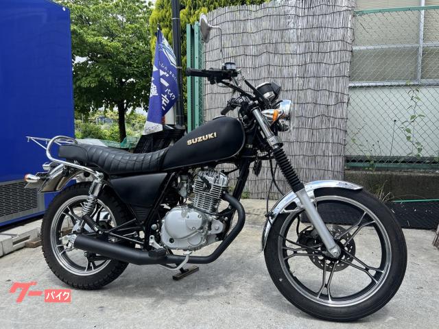 ＧＮ１２５Ｈ　マッドブラックカスタム　ショート管　タックロール　リアキャリア装備