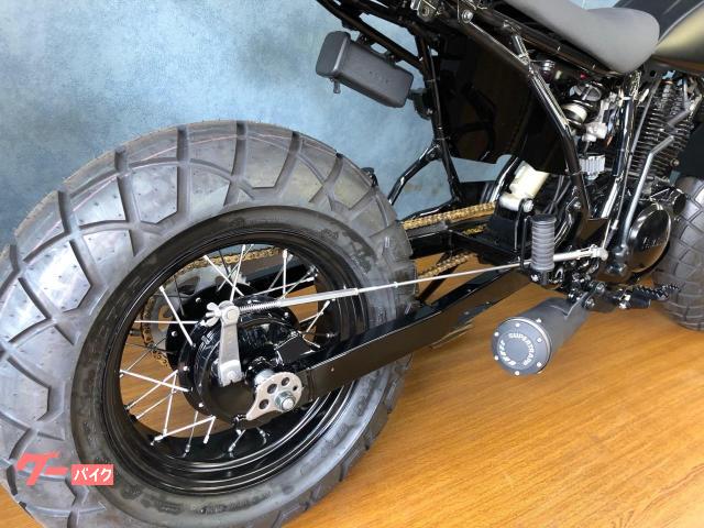 ヤマハ TW225E ブラックロンスイカスタム