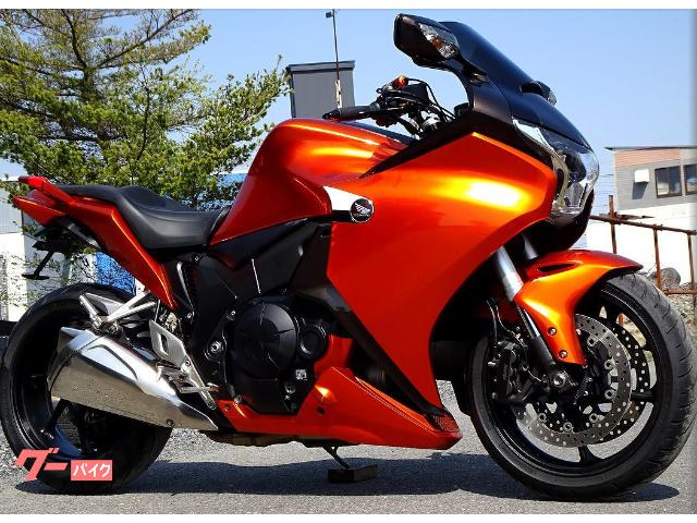 Kouさんの投稿した愛車情報 Vfr10f Dct メタセコイヤ並木道で バイクのカスタム ツーリング情報ならモトクル Motocle