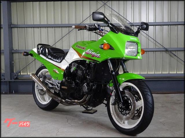 カワサキ ＧＰＺ９００Ｒ　Ａ７　バーハン仕様　スリップオンマフラー　タックロールシートの画像（埼玉県