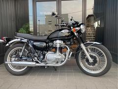 カワサキ　Ｗ８００　２０２５年モデル　グラブバー・エンジンガード装備