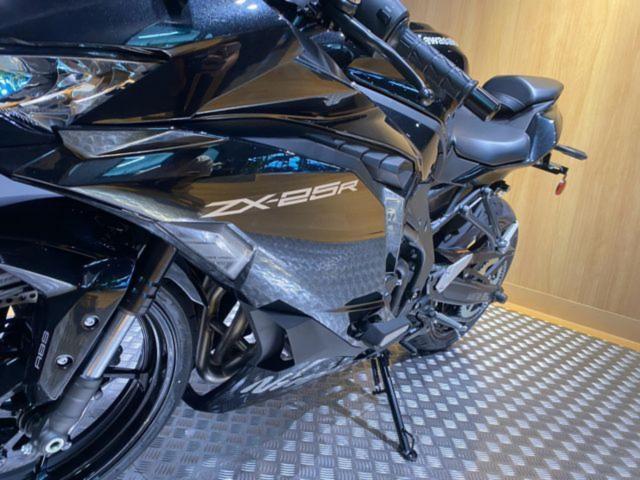 カワサキ Ninja ZX－25R 2027年モデル｜カワサキプラザ