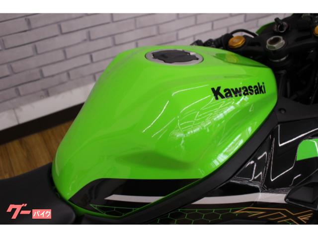 カワサキ Ninja ZX－25R SE／2022年／USB／バック
