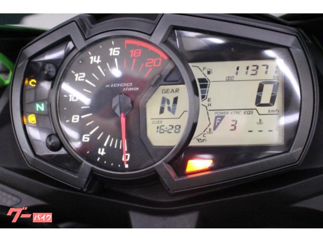 カワサキ Ninja ZX－25R SE／2022年／USB／バック