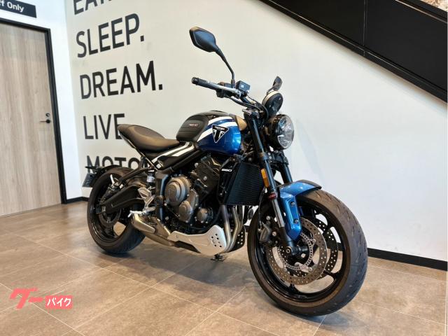 ＴＲＩＵＭＰＨ　Ｔｒｉｄｅｎｔ６６０　２０２５年モデル　認定中古車　純正アクセサリー多数装備