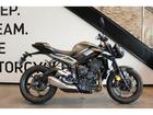 ストリートトリプルR 純正アクセサリー多数装備 認定中古車 2024年モデル ABS Silver Ice