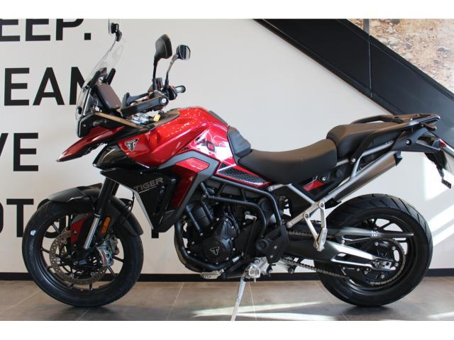 タイガー900GT 2024年モデル アクセサリー装着 認定中古車 Carnival Red／Sapphire Black