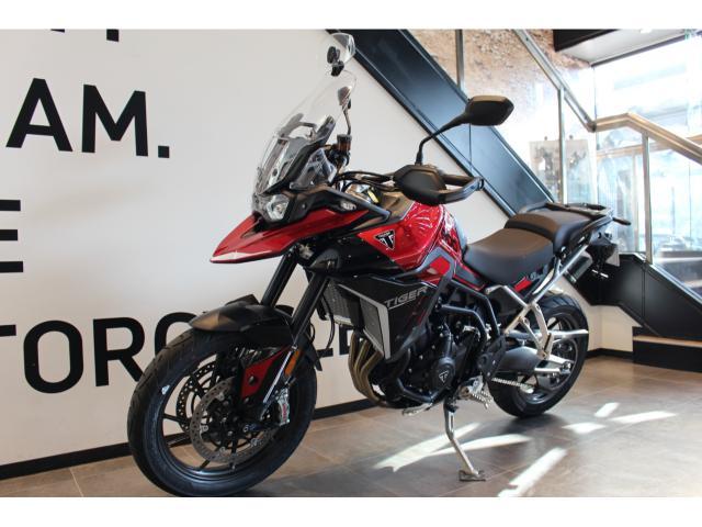 タイガー900GT 2024年モデル アクセサリー装着 認定中古車 Carnival Red／Sapphire Black