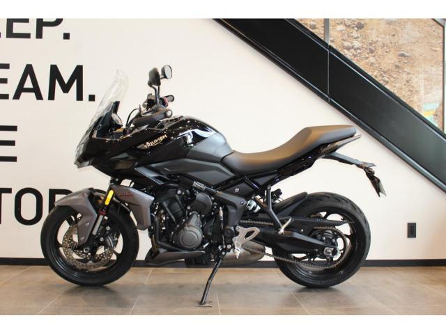 タイガースポーツ660 2024年モデル 認定中古車 純正アクセサリー多数装備 ABS Jet Black／Graphite