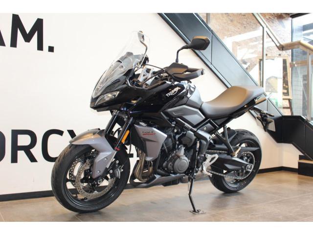 タイガースポーツ660 2024年モデル 認定中古車 純正アクセサリー多数装備 ABS Jet Black／Graphite