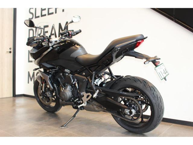 タイガースポーツ660 2024年モデル 認定中古車 純正アクセサリー多数装備 ABS Jet Black／Graphite