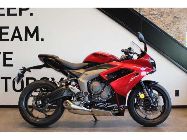 デイトナ660 認定中古車 Carnival Red ／ Sapphire Black