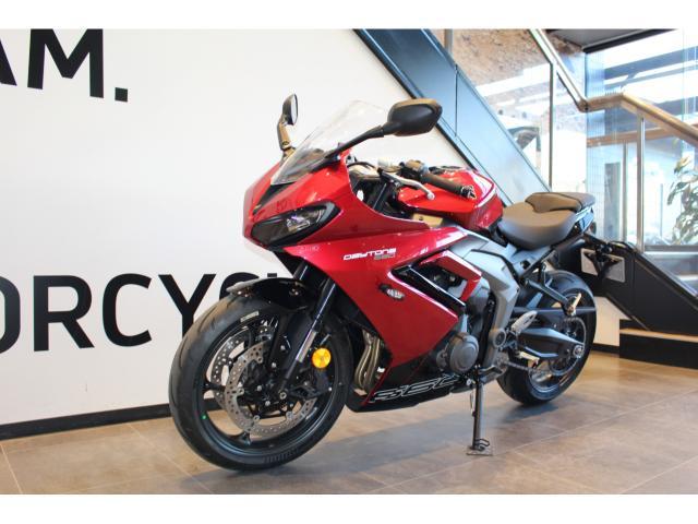 デイトナ660 認定中古車 Carnival Red ／ Sapphire Black