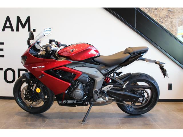 デイトナ660 認定中古車 Carnival Red ／ Sapphire Black