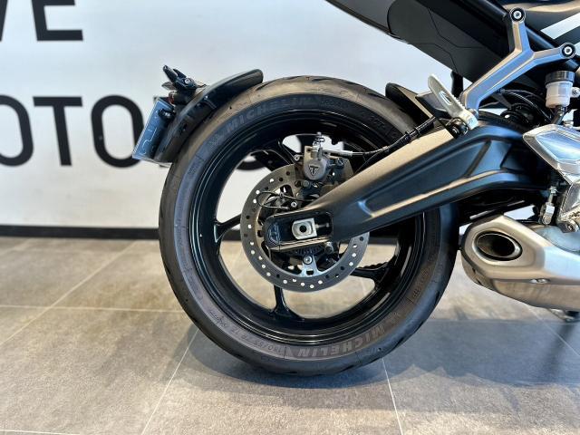 TRIUMPH Trident660 2025年モデル 認定中古車 純正アクセサリー多数装備