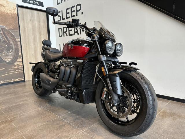 TRIUMPH ロケット3ストームGT