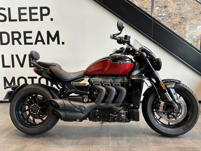 TRIUMPH ロケット3ストームGT