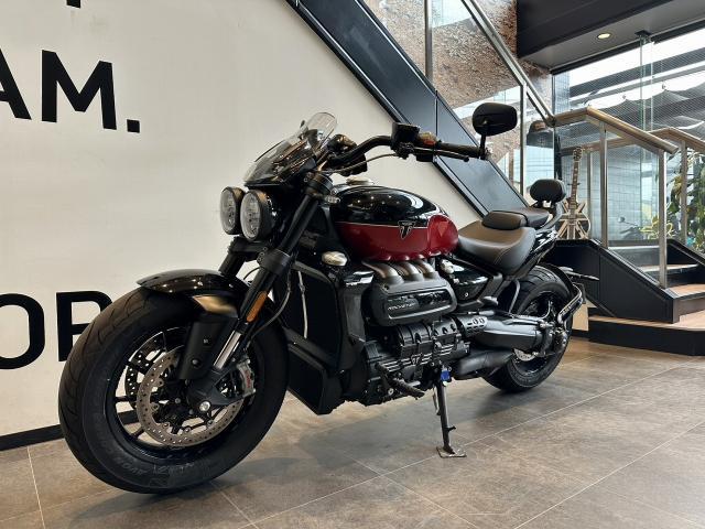 TRIUMPH ロケット3ストームGT