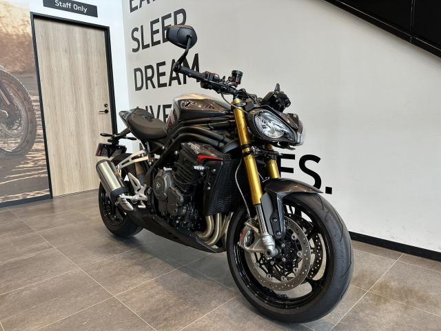 TRIUMPHスピードトリプル1200RS