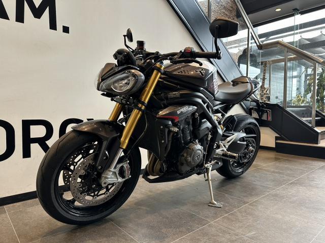 TRIUMPHスピードトリプル1200RS
