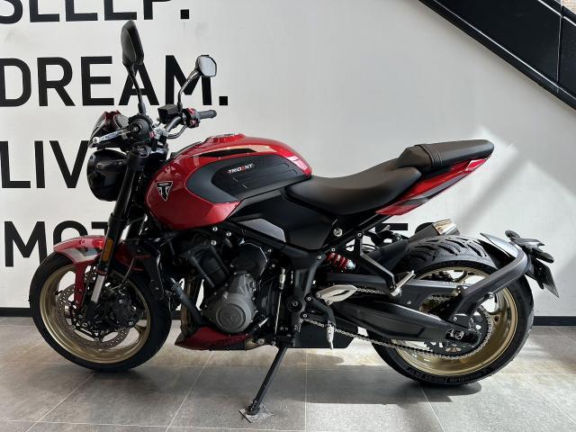 トライデント800