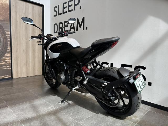 トライデント660