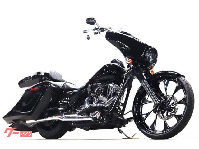 ＦＬＨＸ　ストリートグライド　２０１４ｙ　バガースタイル　アイアンパドックバガーキット　２６インチホイール　アレンネスエアクリ