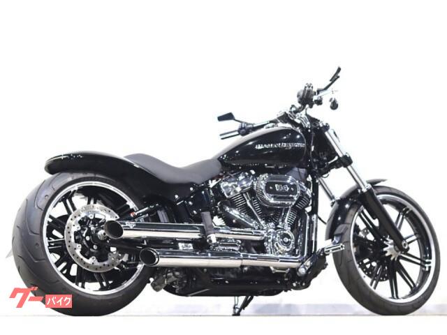 ハーレーFXBRSブレイクアウト エキパイマフラーとても綺麗です