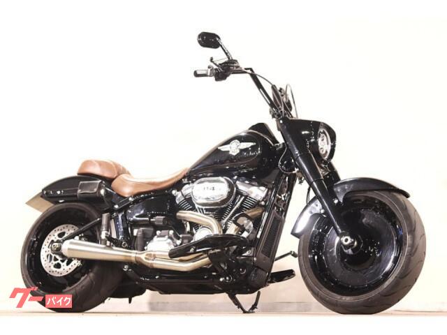 ＦＬＦＢＳ　ソフテイルファットボーイ１１４　ＢＡＳＳＡＮＩフルエキ　ドミニオンプライマリー　エイプバー　ＭＵＳＴＡＮＧシート