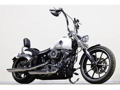 ＨＡＲＬＥＹ−ＤＡＶＩＤＳＯＮ　ＦＸＳＢ　ブレイクアウト　スラッシュカットＳ／Ｏマフラー　ＦＡＣＴＯＲＹ４７ハンドルバー　ＲＳＤエアクリ　リア２６０ｍｍ　メーター