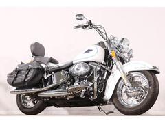ＨＡＲＬＥＹ−ＤＡＶＩＤＳＯＮ　ＦＬＳＴＣ　ヘリテイジソフテイルクラシック　２０１２ｙ　ホワイトホットパール　ＨＤ純正ＯＰエンジンガード　グリップヒーター　ＥＴＣ