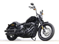 ＨＡＲＬＥＹ−ＤＡＶＩＤＳＯＮ　ＦＸＢＢＳ　ソフテイルストリートボブ１１４　カスタムペイント　二人乗り登録　キーレスイグニッション　ＡＢＳ