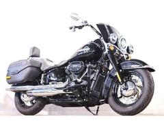 ＨＡＲＬＥＹ−ＤＡＶＩＤＳＯＮ　ＦＬＨＣＳ　ソフテイル　ヘリテイジクラシック１１４　純正ＯＰシーシーバー　ラゲッジラック　エンジンガード　ヒールシフターレバー