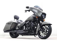 ＨＡＲＬＥＹ−ＤＡＶＩＤＳＯＮ　ＦＬＨＸＳ　ストリートグライドスペシャル　萬羽Ｒギア　独立管エキパイ　ＣＦＲマフラー　ＬＥＤヘッドライト　ＣＣバー
