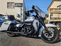 ＨＡＲＬＥＹ−ＤＡＶＩＤＳＯＮ　ＦＬＨＸＳ　ストリートグライドスペシャル　ロワフェアリング　ツアーパック　オーリンズ