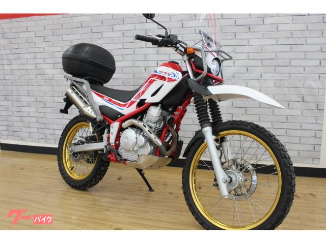 セロー２５０　２０２０モデル　リアボックス　バイザ−付き