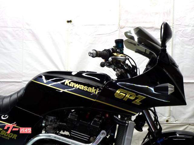 メーカー再生品】 Shメーカー廃盤品 GPZ900R A7エボニーカラー