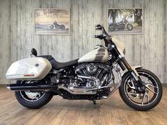 ＨＡＲＬＥＹ−ＤＡＶＩＤＳＯＮ　ＦＬＳＢ　ソフテイル　スポーツグライド　エンジンガード　バックレスト